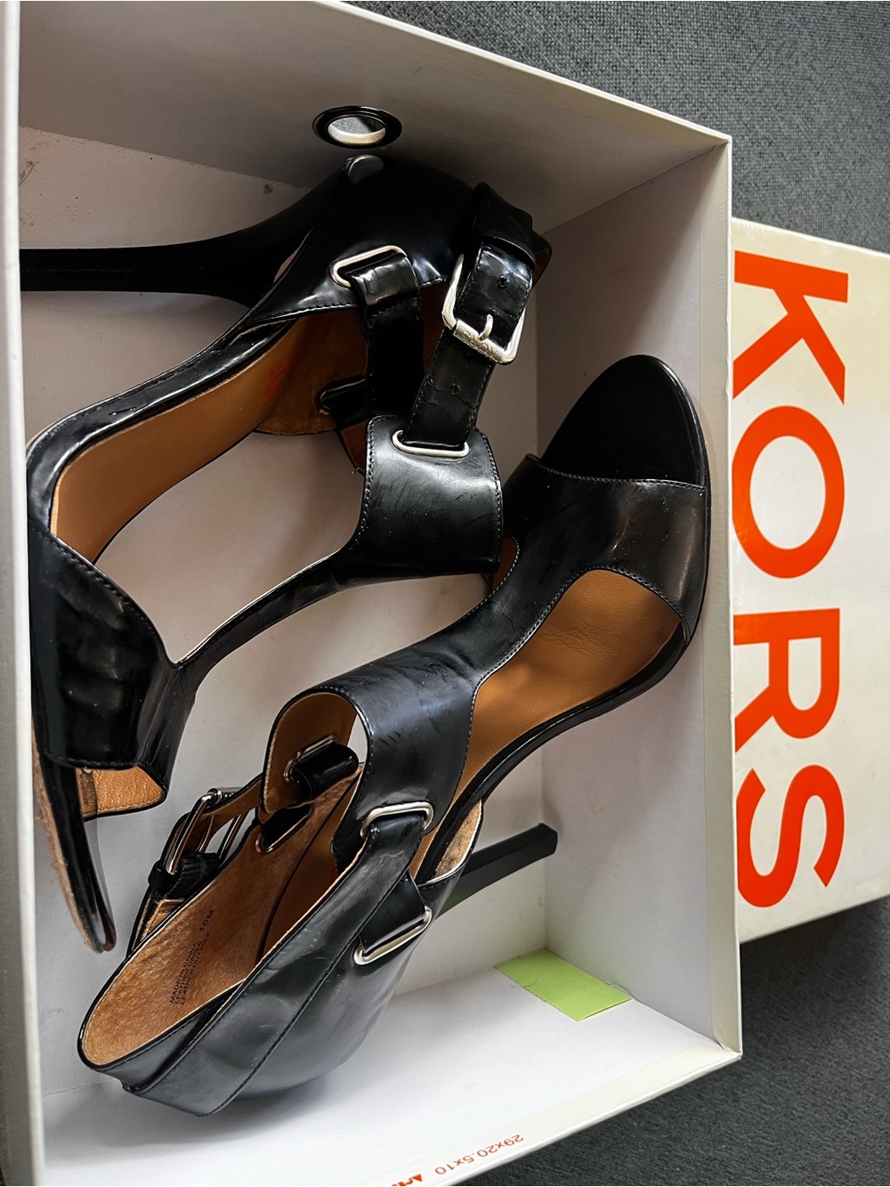 KORS Michael Kors Rothwell Patent Heels T-strap Sandals Women 9.5/10